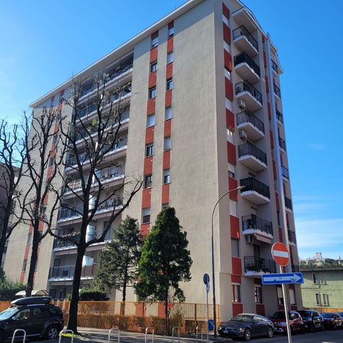 Appartamento in residenziale in Via Montello 10