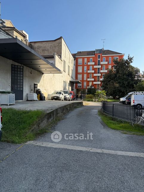 Garage/posto auto in residenziale in Via Andrea Maffei 8