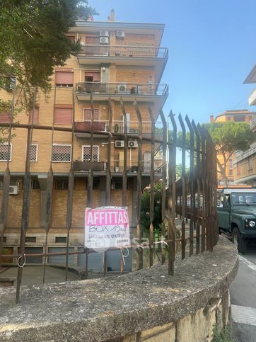 Box/posto auto in residenziale in Via Ugo Ojetti 180