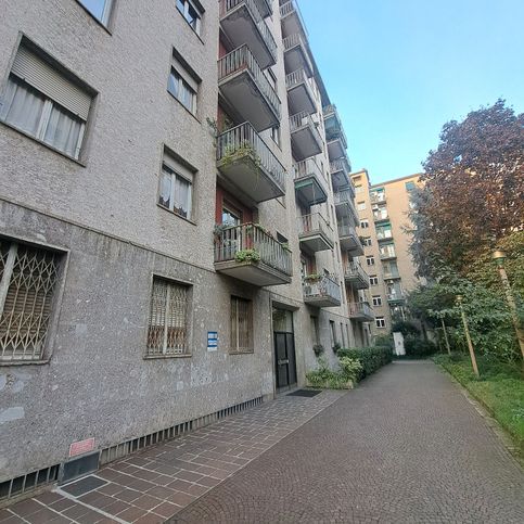 Appartamento in residenziale in Viale Coni Zugna 33