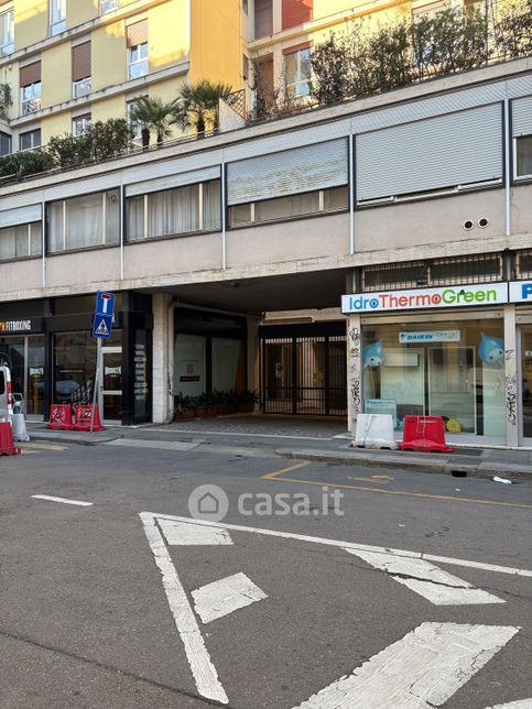 Garage/posto auto in residenziale in Via Ausonio 26