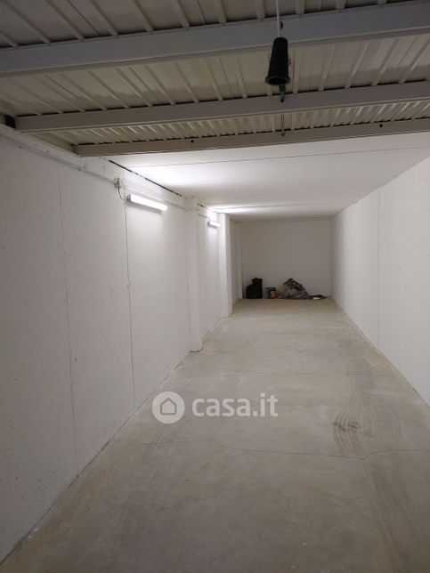 Box/posto auto in residenziale in Via Adigrat angolo via Pizzagalli 5