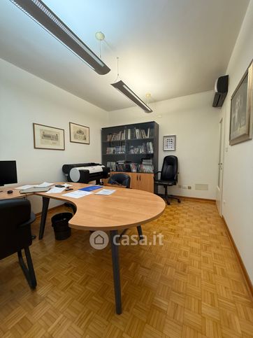 Ufficio in commerciale in Via Domenico Rossetti 23
