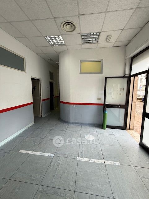 Negozio/locale commerciale in commerciale in Via Salvador Allende 87036