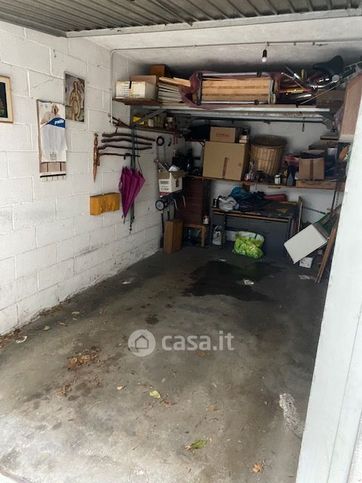 Box/posto auto in residenziale in Via Amerigo Vespucci 2