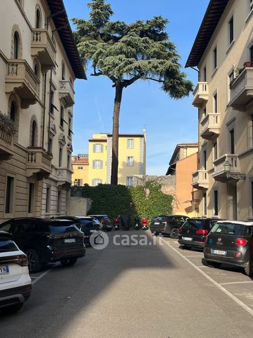 Ufficio in commerciale in Via Magenta