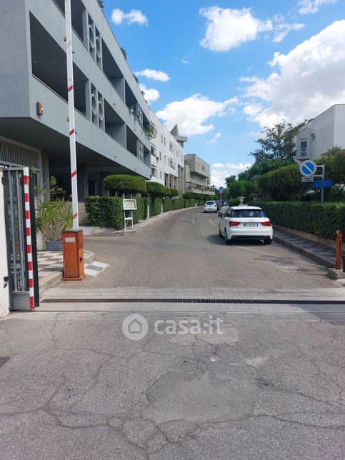 Garage/posto auto in residenziale in Via Carlo Sforza 3