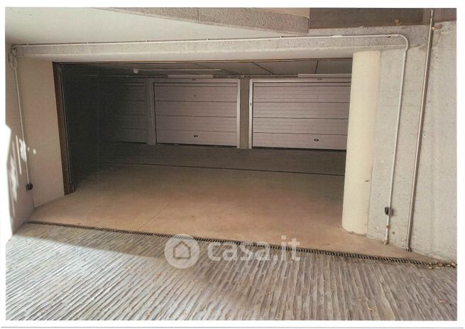 Box/posto auto in residenziale in Via Funivie