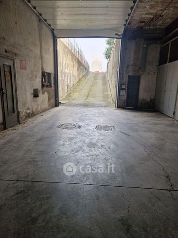 Box/posto auto in residenziale in Via Fantina 19