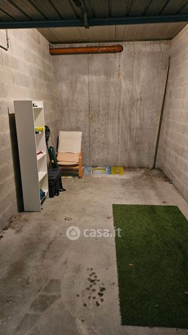 Box/posto auto in residenziale in Via Bassone 161