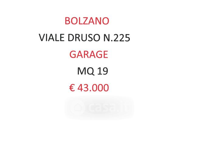 Box/posto auto in residenziale in Viale Druso 225