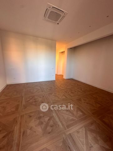 Appartamento in residenziale in Viale Regina Margherita 59
