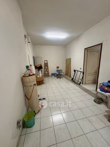 Capannone in commerciale in Via del Pino 3