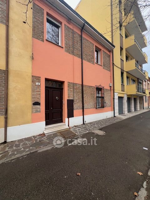 Appartamento in residenziale in Viale Pier Maroncelli 22