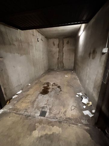 Box/posto auto in residenziale in Via S. Denis 13