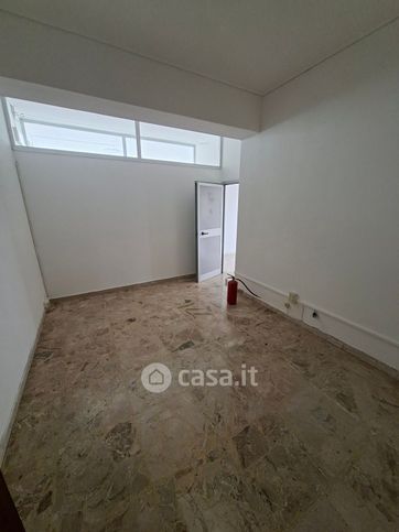 Ufficio in commerciale in Via Roma