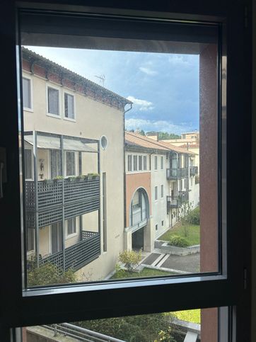 Ufficio in commerciale in Via Cristoforo Colombo