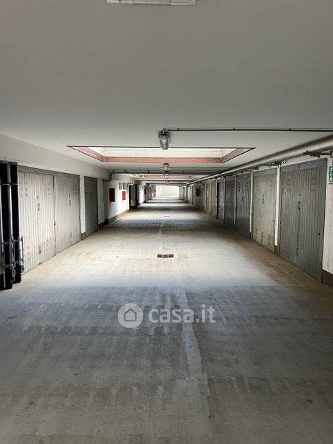 Garage/posto auto in residenziale in Via dello Sport 18