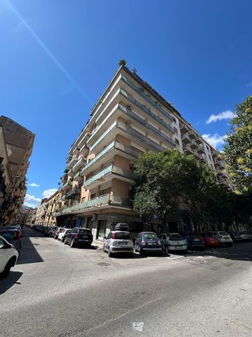 Ufficio in commerciale in Via Catania 78