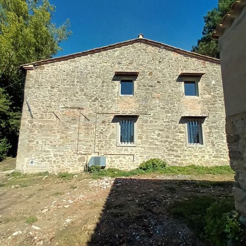 Rustico/casale in residenziale in Via del Poggio Agli Uccellini