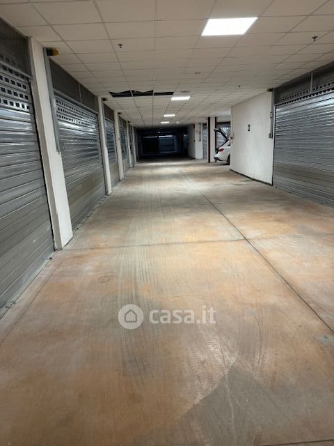 Garage/posto auto in residenziale in Via Abruzzi 30