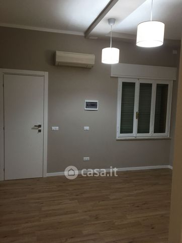 Ufficio in commerciale in Via Dalmazia 22