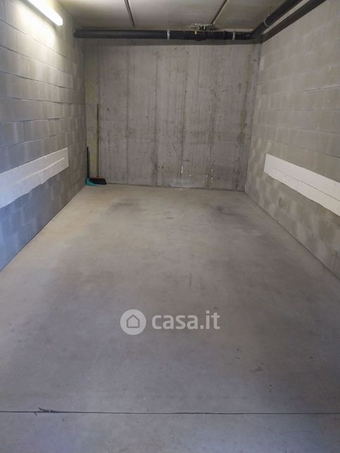 Garage/posto auto in residenziale in Via fratelli cervi 14