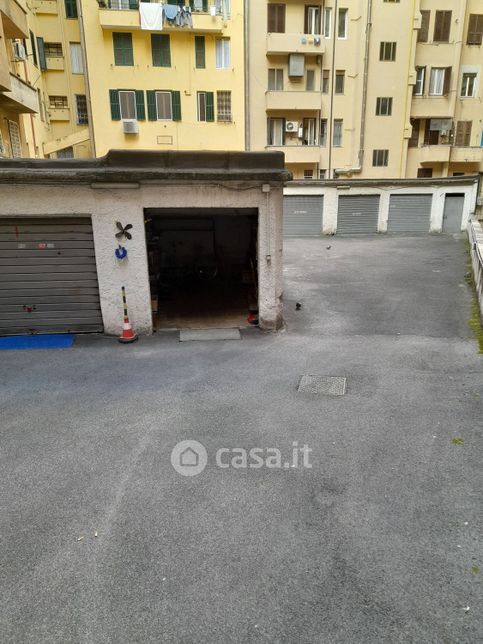 Garage/posto auto in residenziale in Viale Ippocrate 32