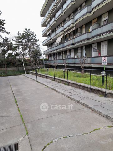 Box/posto auto in residenziale in Via Montelungo 26