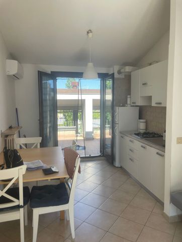 Appartamento in residenziale in Via Esino