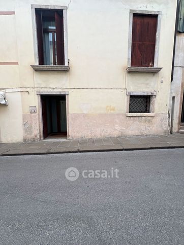 Ufficio in commerciale in Via Giovan Battista Barbieri 18