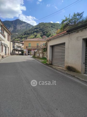 Box/posto auto in residenziale in Via Edmondo de Amicis