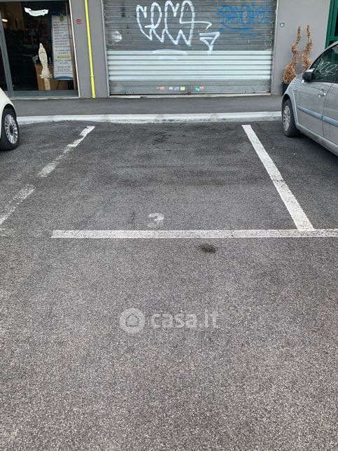 Garage/posto auto in residenziale in Viale Antonio Ciamarra 40