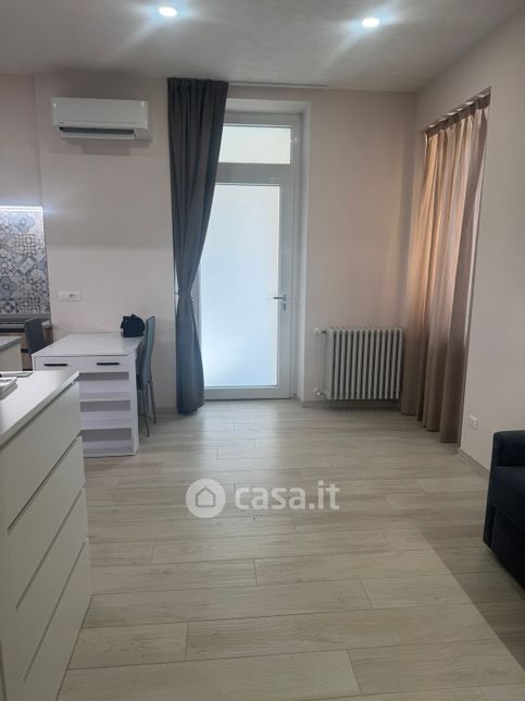 Appartamento in residenziale in Via F. de Ambrosis