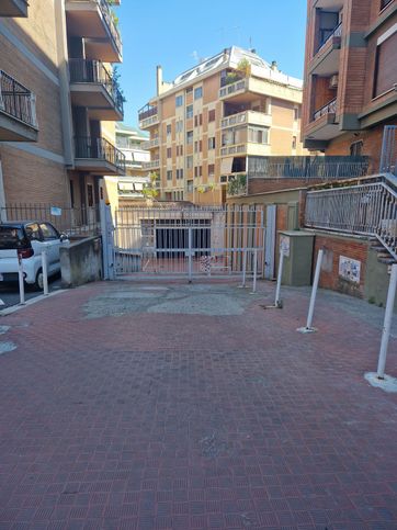 Box/posto auto in residenziale in Via della Madonna del Riposo 89