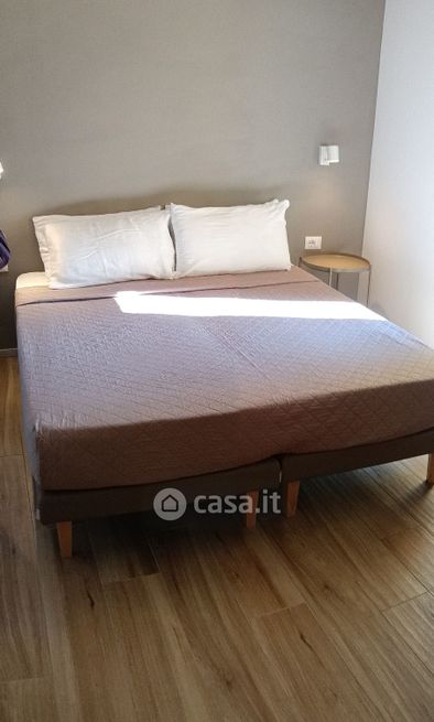 Attivitã /licenza (con o senza mura) in commerciale in Viale Derna