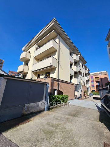 Box/posto auto in residenziale in Via Francesco Domenico Guerrazzi 6
