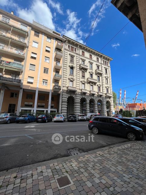 Ufficio in commerciale in Viale San Bartolomeo