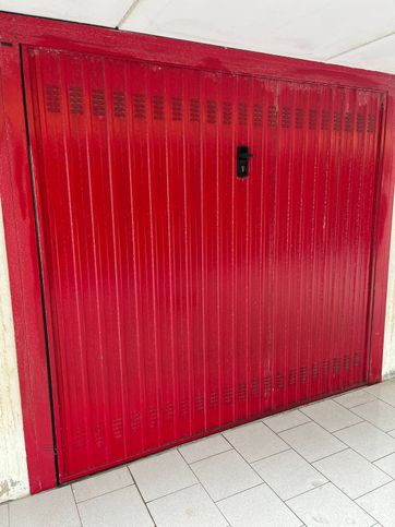 Box/posto auto in residenziale in Via del Tiglio