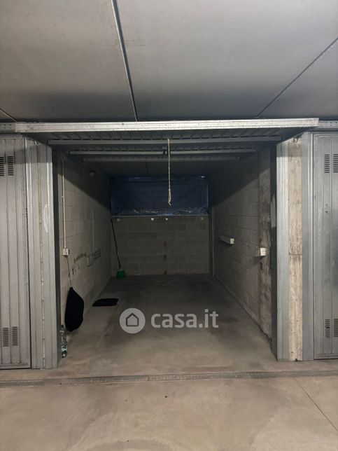 Garage/posto auto in residenziale in Viale Cassala 51