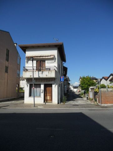 Casa indipendente in residenziale in Piazza San Rocco 15