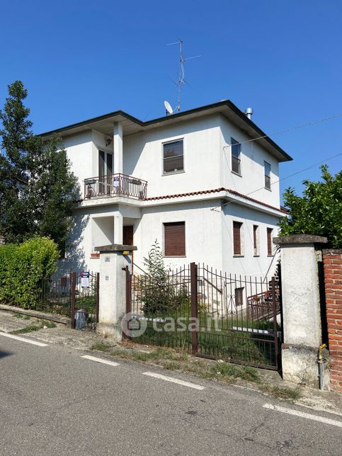 Villa in residenziale in Via G. Garibaldi 22