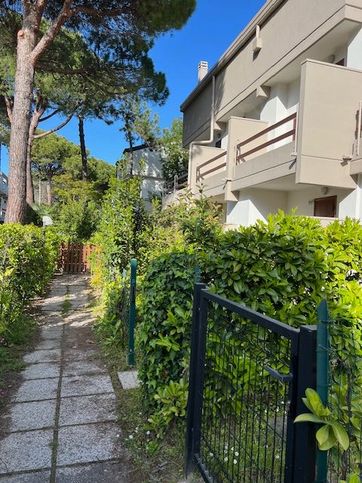 Villetta a schiera in residenziale in Viale dei Fiori 62