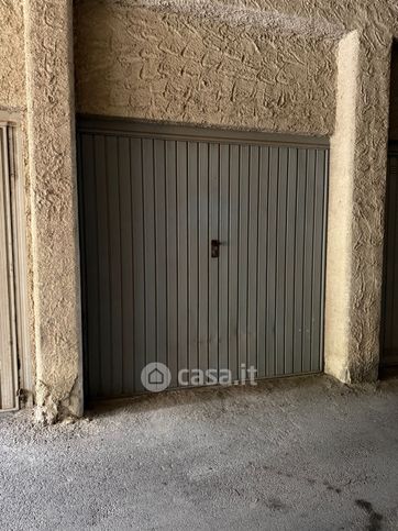 Box/posto auto in residenziale in Via Borremans 66