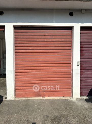 Box/posto auto in residenziale in Via Bionaz 19