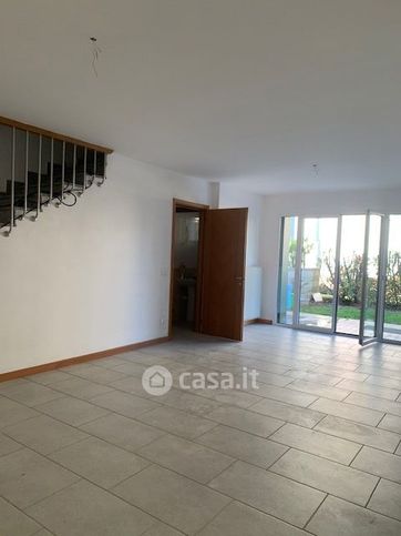 Casa bi/trifamiliare in residenziale in Via 1º Maggio