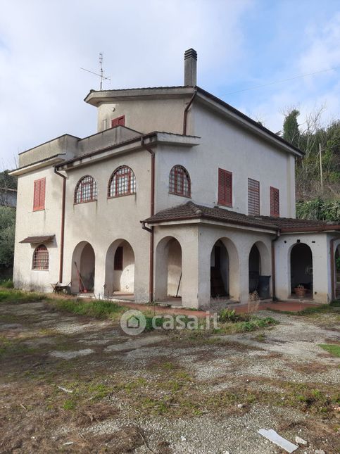 Villa in residenziale in Strada Morlupo Capena