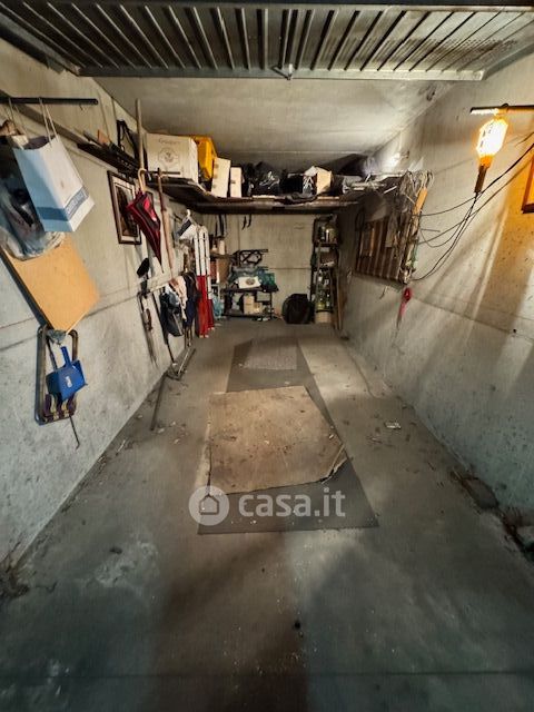 Box/posto auto in residenziale in Via Sabatino Lopez 15