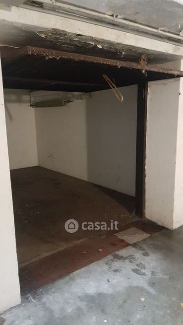 Garage/posto auto in residenziale in Via Giovanni Rasori 15