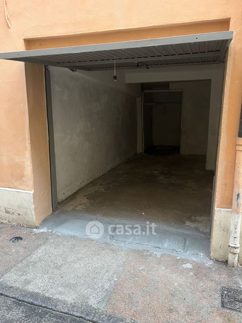 Garage/posto auto in residenziale in Via Masone